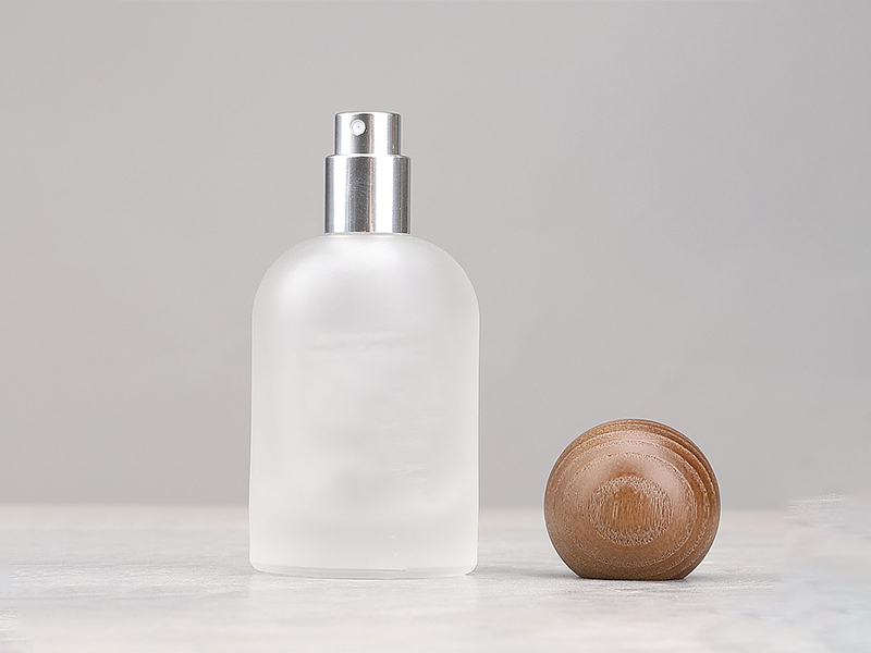 Frosted Glass Empty Perfume Spray Bottle with Walnut Wooden Cap
