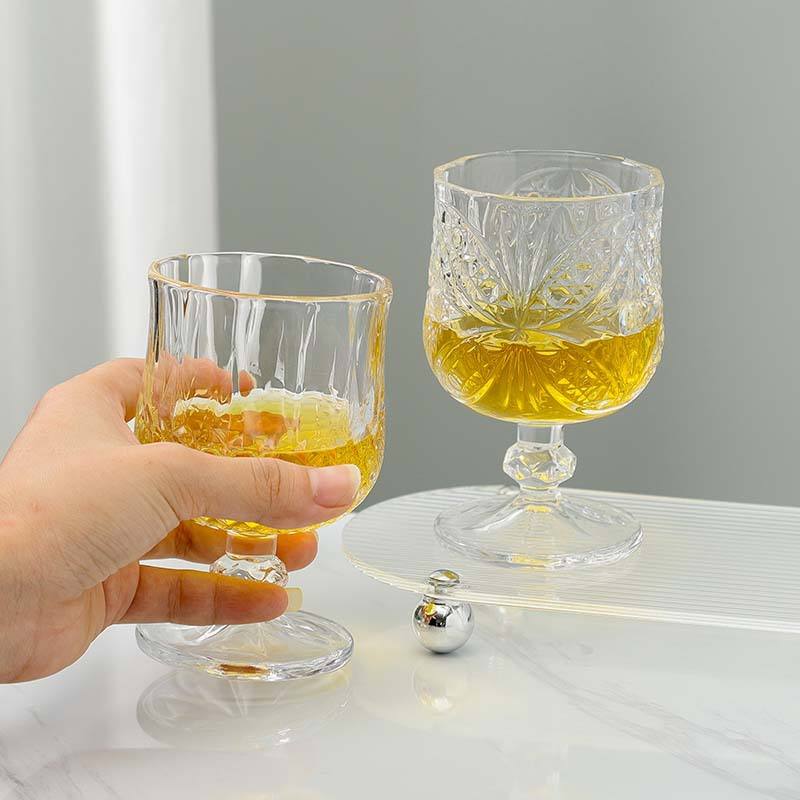 190ml Creative Retro Wine Glass Short Foot Embossed Whiskey