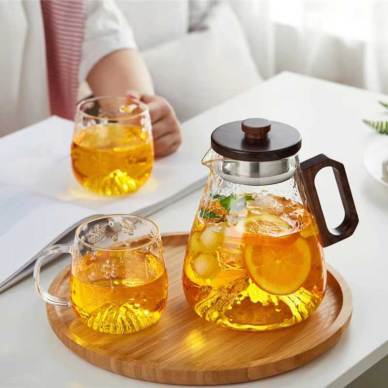 1.3L Resistant Glass Snowflake Carafe with Wooden Handle